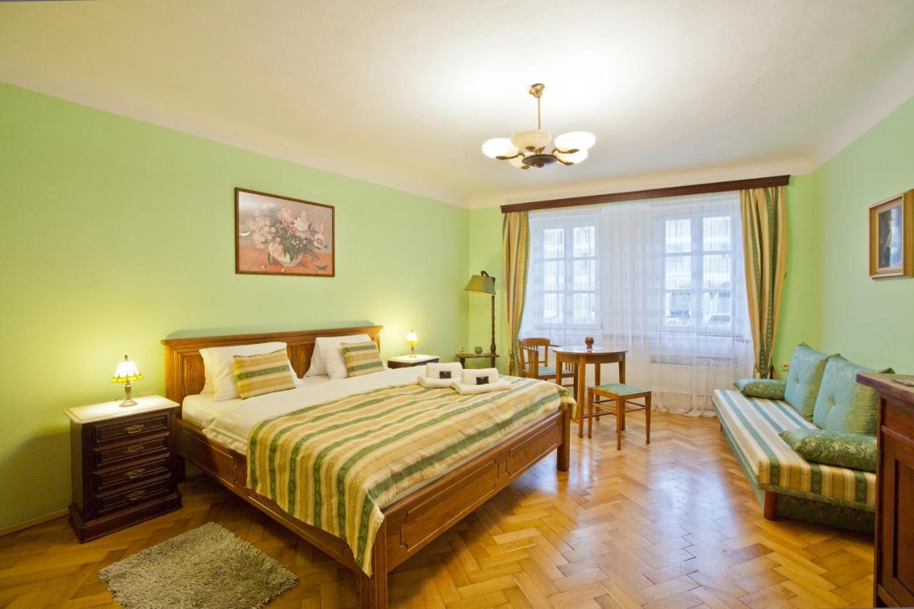 Vinna Kavarna Mikulov Luaran gambar